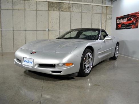 Used 1997 Chevrolet Corvette Coupe w/ Memory Pkg image 4