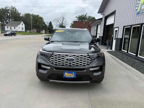 Used 2020 Ford Explorer Platinum w/ Premium Technology Package AWD/4WD image 2