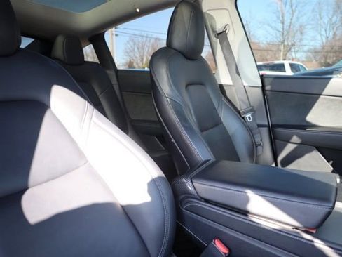 Used 2021 Tesla Model Y Long Range image 29