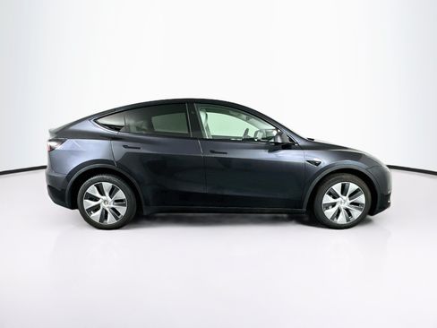 Used 2024 Tesla Model Y Long Range AWD/4WD image 10