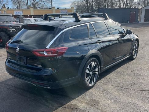 Used 2018 Buick Regal Essence w/ Sights and Sounds Package image 11