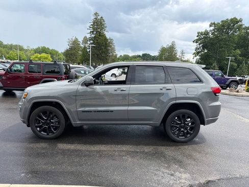 Used 2022 Jeep Grand Cherokee Laredo X AWD/4WD image 7