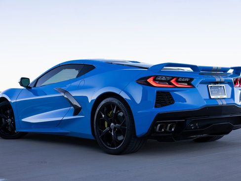 Used 2020 Chevrolet Corvette Stingray Premium Cpe w/ 3LT Preferred Equipment Group image 4