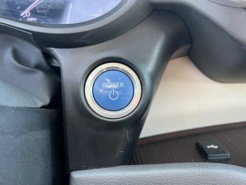 Used 2022 Toyota Sienna XLE w/ XLE Plus Package FWD image 18