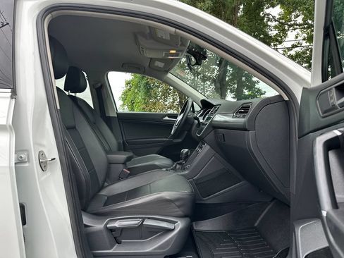 Used 2020 Volkswagen Tiguan SE AWD/4WD image 20