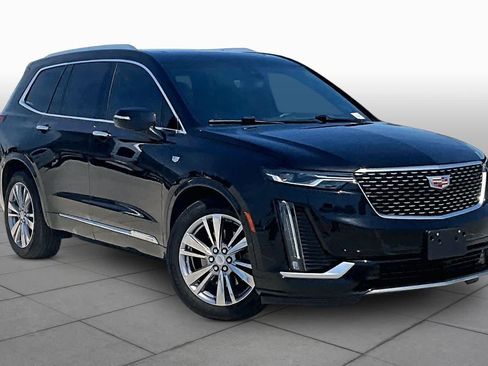 Used 2024 Cadillac XT6 Premium Luxury w/ Technology Package FWD image 2