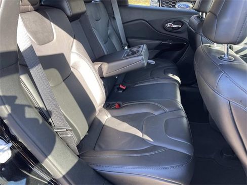 Used 2023 Jeep Cherokee Altitude Lux image 20