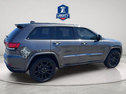 Certified 2018 Jeep Grand Cherokee Altitude AWD/4WD image 12