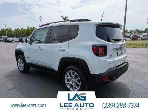 Used 2022 Jeep Renegade Latitude AWD/4WD image 5