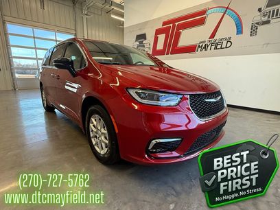 New 2026 Chrysler Pacifica Select