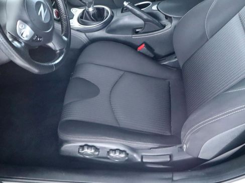 Used 2019 Nissan 370Z Coupe RWD image 13