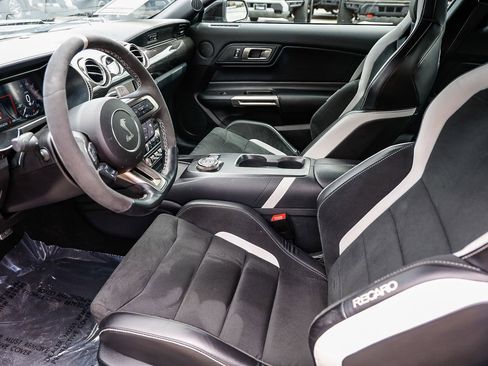 Used 2021 Ford Mustang Shelby GT500 w/ Technology Package RWD image 15