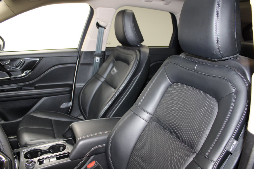 Used 2023 Lincoln Corsair AWD w/ Equipment Group 101A image 13