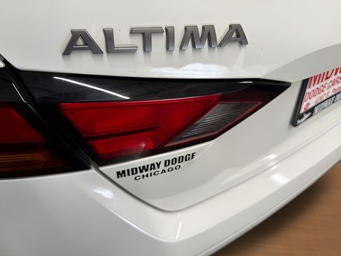 Used 2025 Nissan Altima 2.5 S FWD image 8