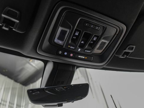 Used 2022 Chevrolet Silverado 3500 High Country image 31