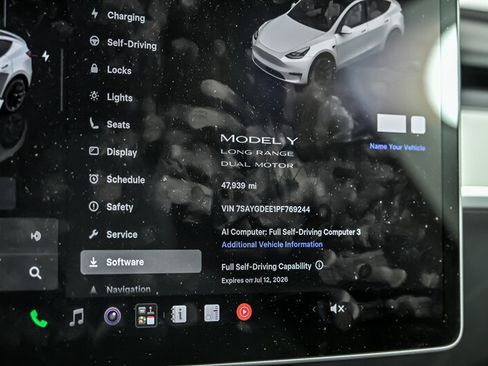 Used 2023 Tesla Model Y Long Range AWD/4WD image 29