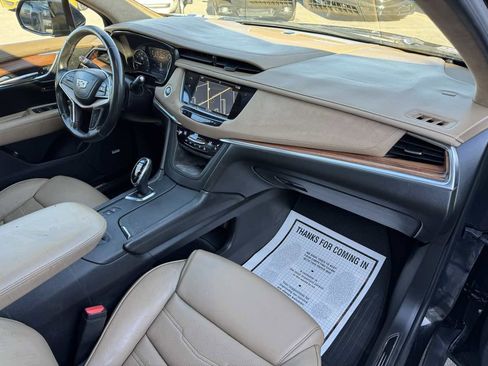 Used 2018 Cadillac XT5 Platinum w/ Driver Assist Package image 27