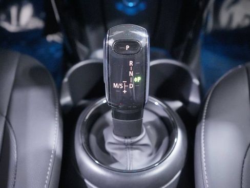 Used 2024 MINI Cooper 2-Door Hardtop FWD image 13