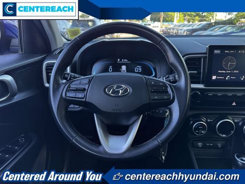Used 2023 Hyundai Venue SEL FWD image 12