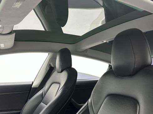 Used 2020 Tesla Model 3 Standard Range Plus image 5