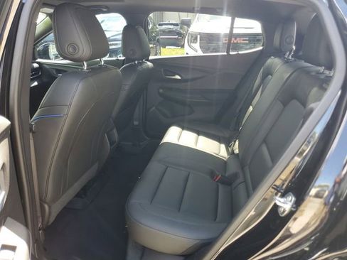 Used 2025 Buick Envista Sport Touring w/ Convenience I Package FWD image 11