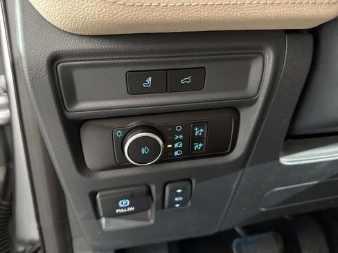 Used 2024 Ford Expedition Limited image 24