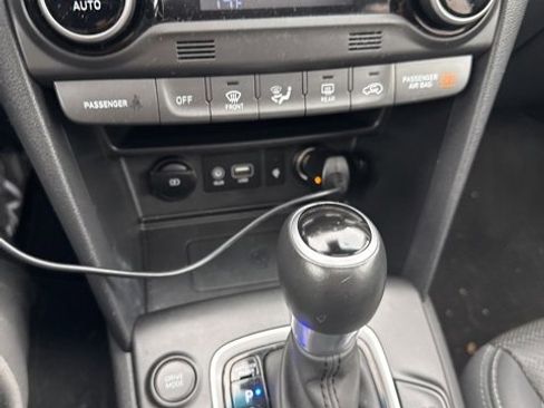 Used 2020 Hyundai Kona Limited image 10