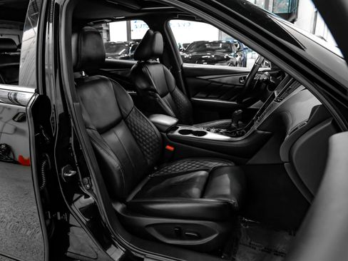 Used 2018 INFINITI Q50 Red Sport 400 w/ Sensory Package (Sport) RWD image 42