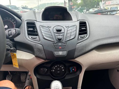 Used 2013 Ford Fiesta S image 19