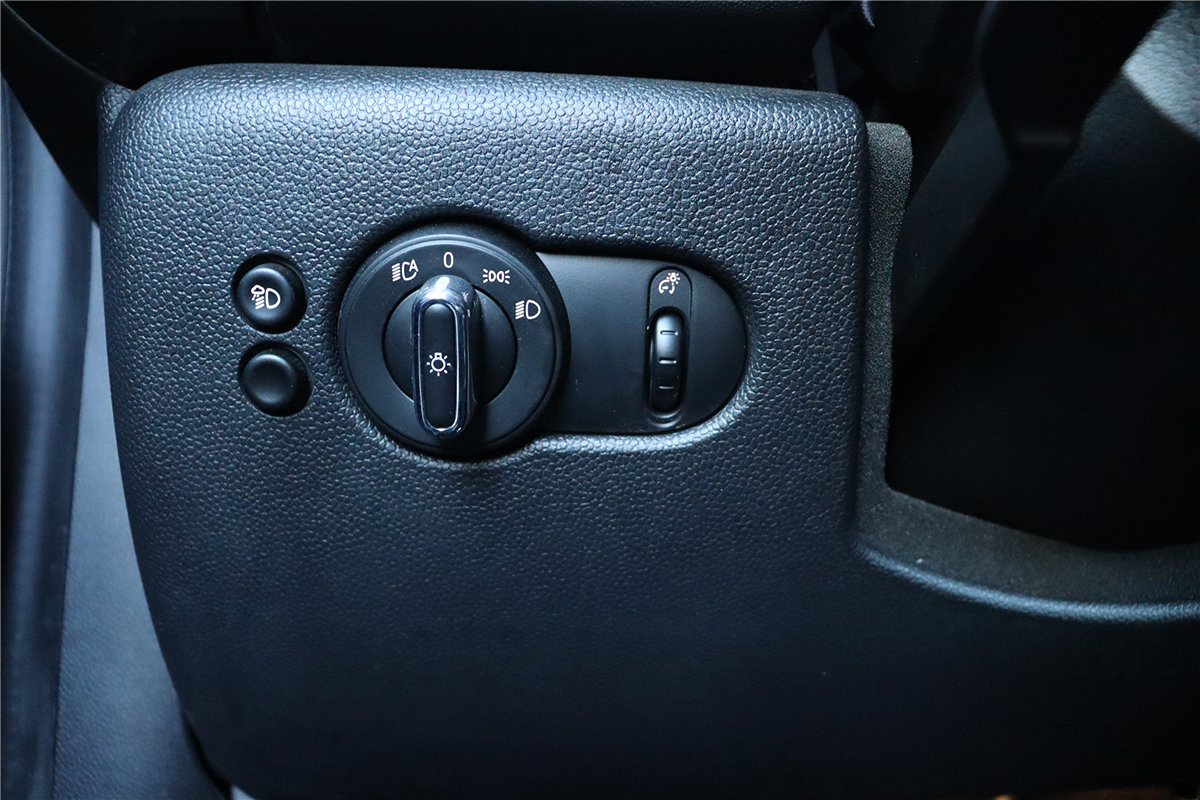 Used 2024 MINI Cooper SE FWD image 24