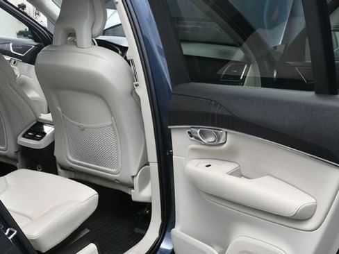 Used 2020 Volvo XC90 T6 Momentum AWD/4WD image 19
