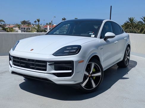 New 2025 Porsche Cayenne E-Hybrid image 1