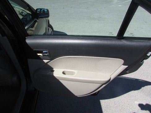 Used 2006 Ford Fusion SEL FWD image 40