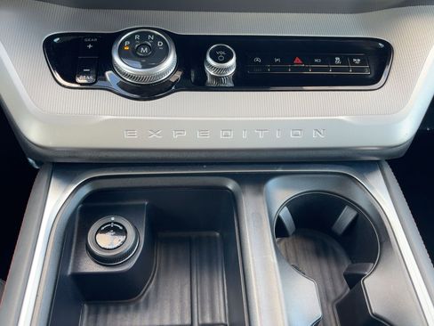 Used 2025 Ford Expedition Max Active image 28