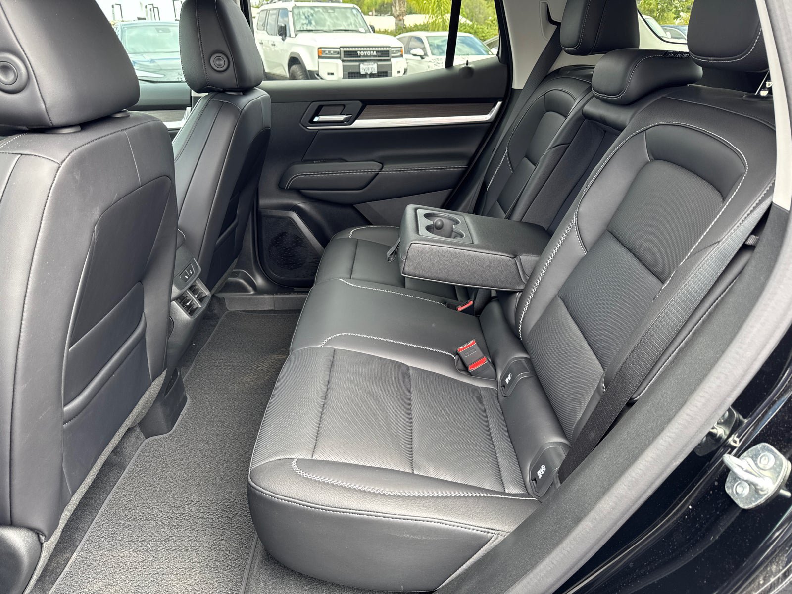 New 2026 GMC Terrain Denali w/ LPO, Black Badging Package AWD/4WD image 29