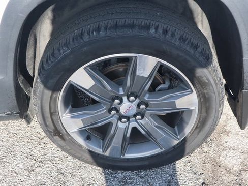 Used 2017 GMC Acadia SLT image 28