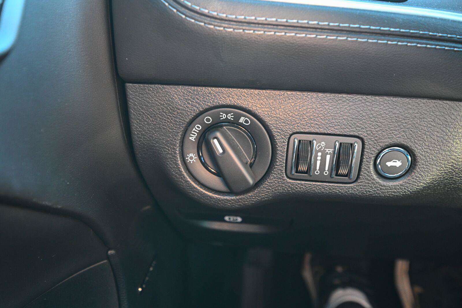 Used 2022 Dodge Challenger R/T Scat Pack RWD image 36
