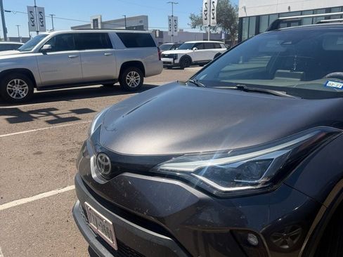 Used 2021 Toyota C-HR Limited FWD image 7