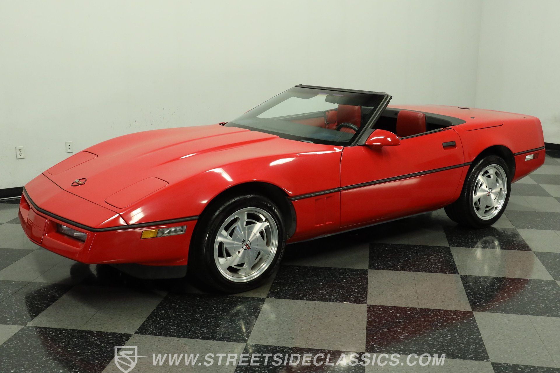 Used 1988 Chevrolet Corvette Convertible RWD image 6