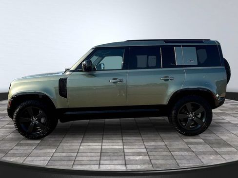 Used 2022 Land Rover Defender 110 X-Dynamic SE AWD/4WD image 4