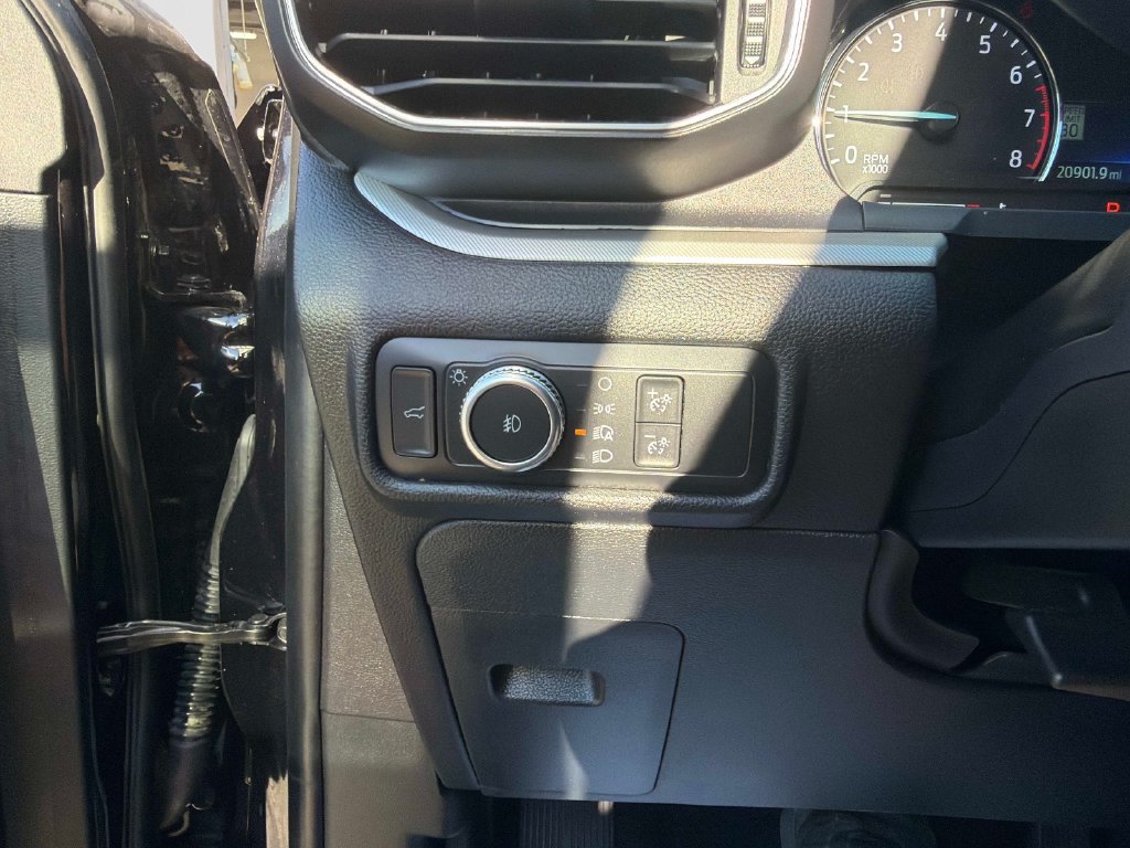 Used 2020 Ford Explorer XLT w/ Equipment Group 202A AWD/4WD image 31
