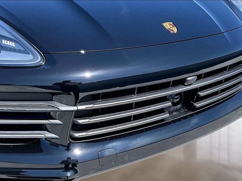 Used 2023 Porsche Cayenne Platinum Edition AWD/4WD image 31