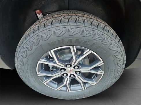 New 2026 GMC Acadia AT4 image 35