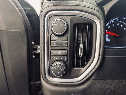 Used 2019 Chevrolet Silverado 1500 LT w/ All-Star Edition image 32