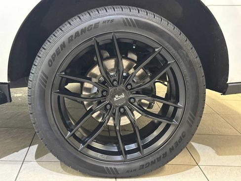 Used 2019 Ford Expedition XLT w/ Equipment Group 201A AWD/4WD image 8