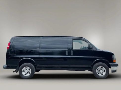 Used 2019 Chevrolet Express 2500 w/ Driver Convenience Package RWD image 4