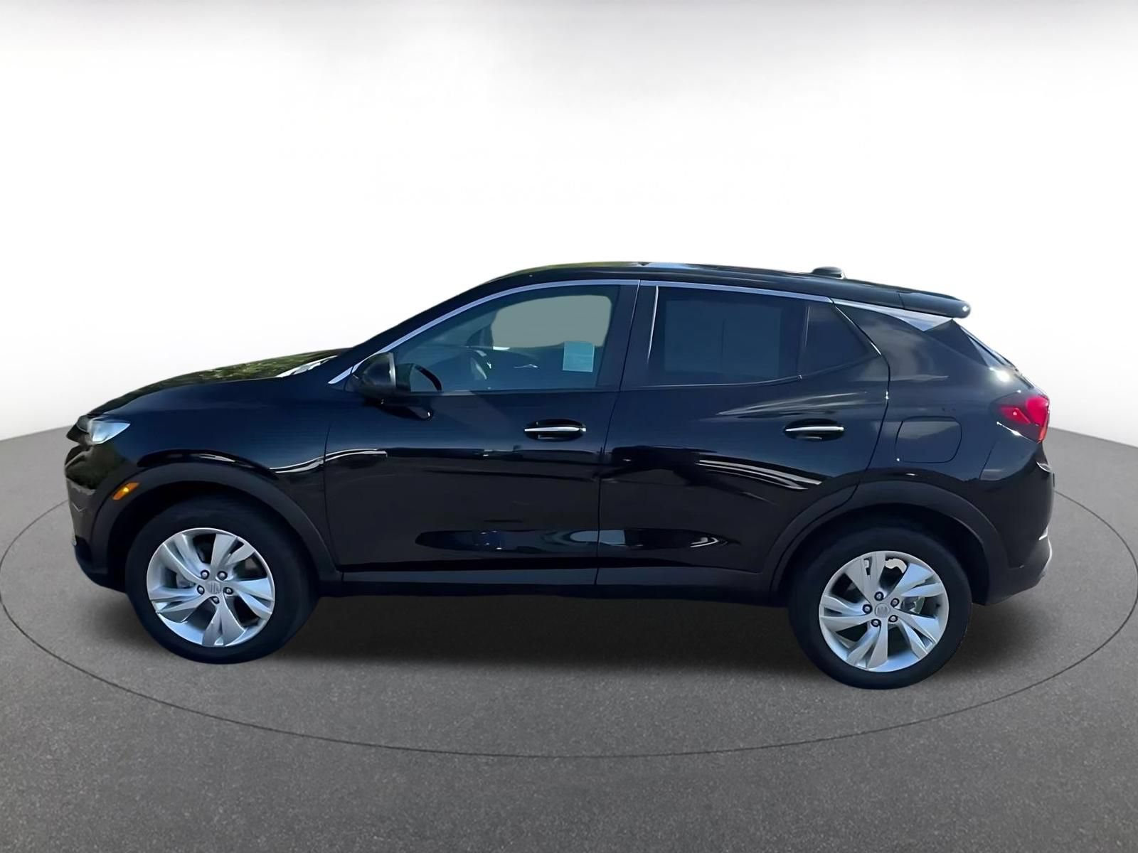Used 2025 Buick Encore GX Preferred AWD/4WD image 8