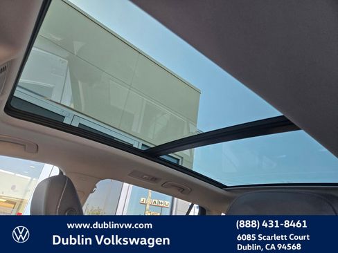Certified 2023 Volkswagen Tiguan SE w/ Panoramic Sunroof Package image 18