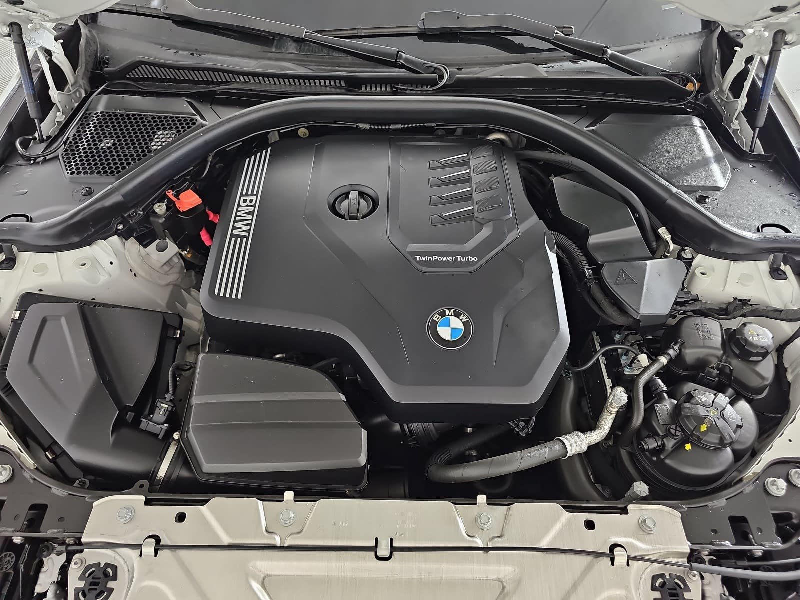 Used 2024 BMW 330i Sedan w/ Convenience Package RWD image 32