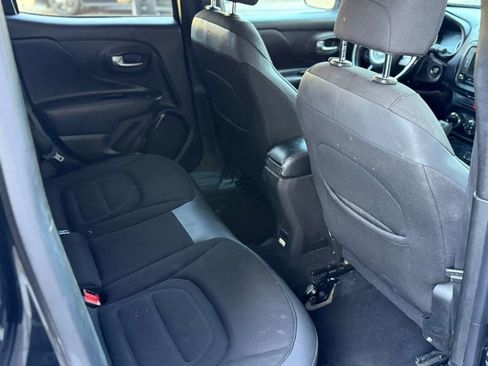 Used 2017 Jeep Renegade Altitude image 21